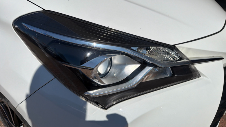 Toyota Yaris 1.0 [72] VVT-i Icon Tech 5dr Petrol Hatchback